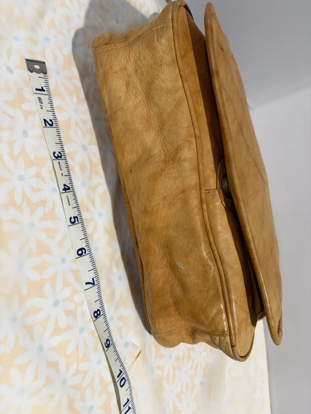 Men's Tan Leather Messenger‎ Bag with Adjustable Shoulder Strap